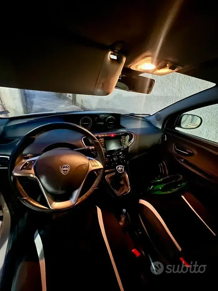Usata Lancia Ypsilon 69 CV (50 kW) 2017 Utilitaria