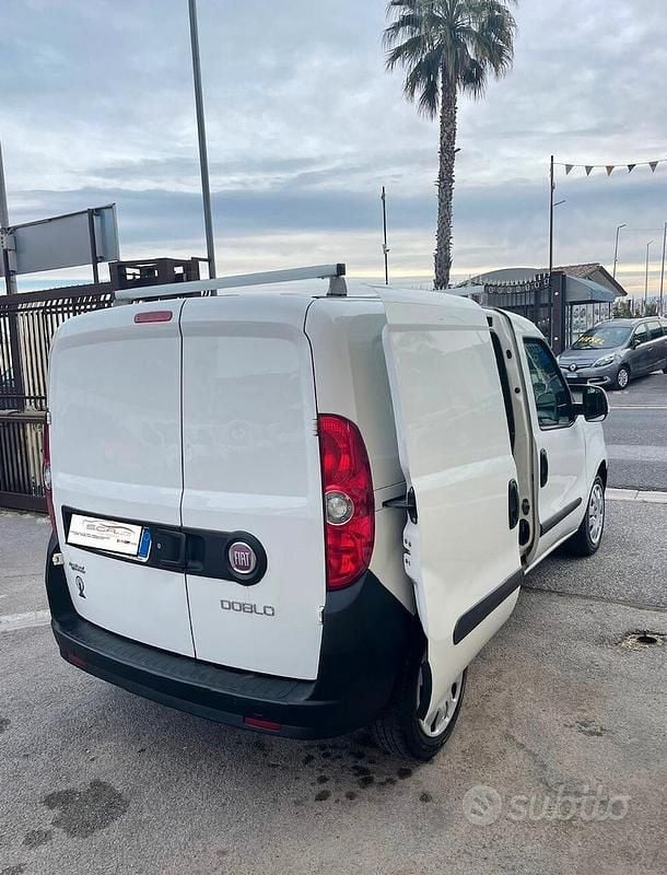Usata Fiat Doblò Dynamic 120 CV (88 kW) 2011 Bianco Monovolume