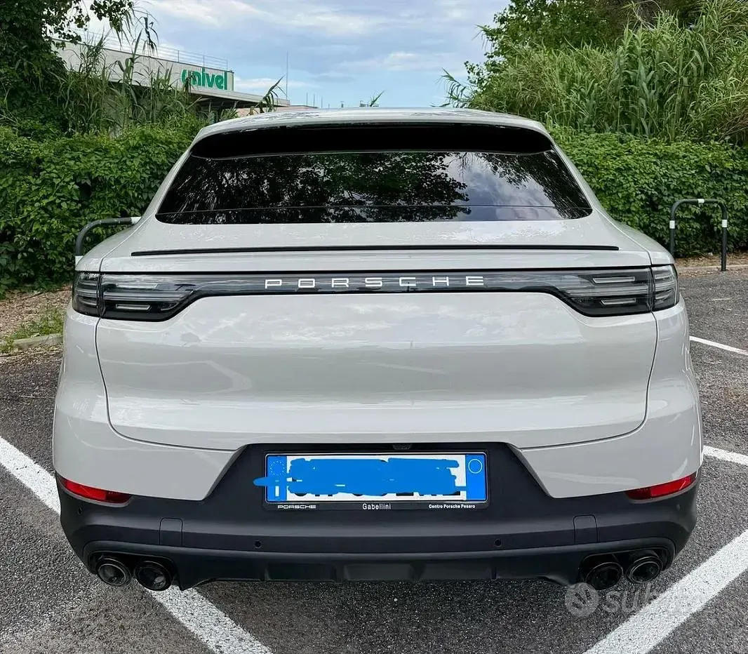 Usata Porsche Cayenne 340 CV (250 kW) 2022 Grigio SUV