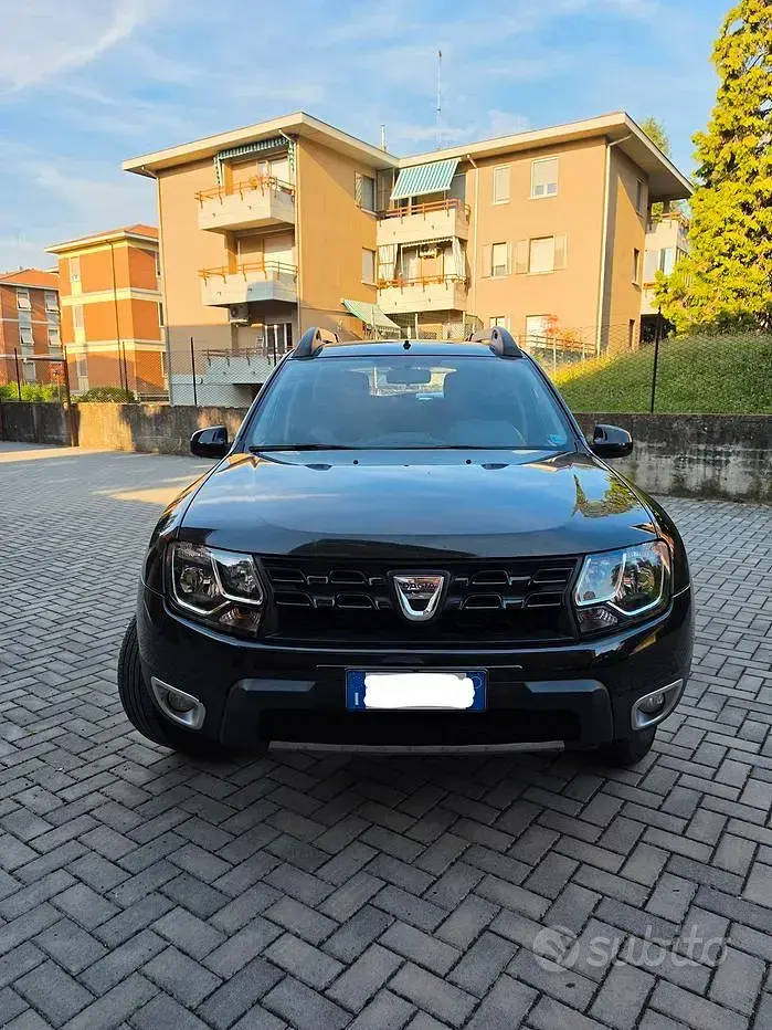 Usata Dacia Duster Black Shadow 114 CV (83 kW) 2017 Bluazzurro SUV