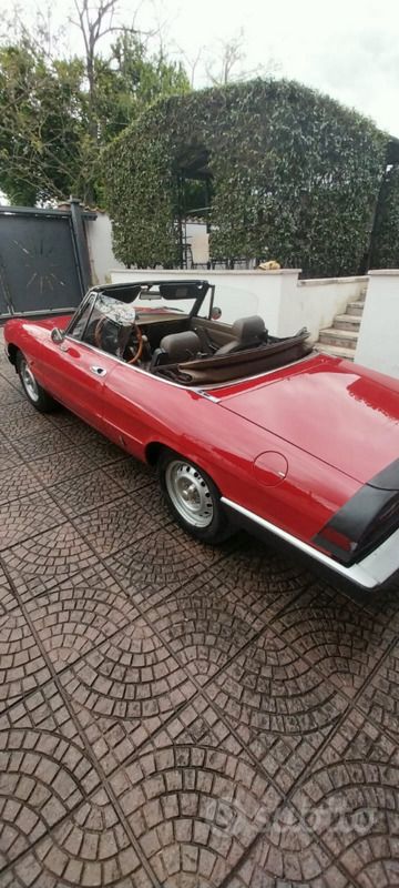 Usata Alfa Romeo Spider 104 CV (76 kW) 1983 Rosso Cabrio