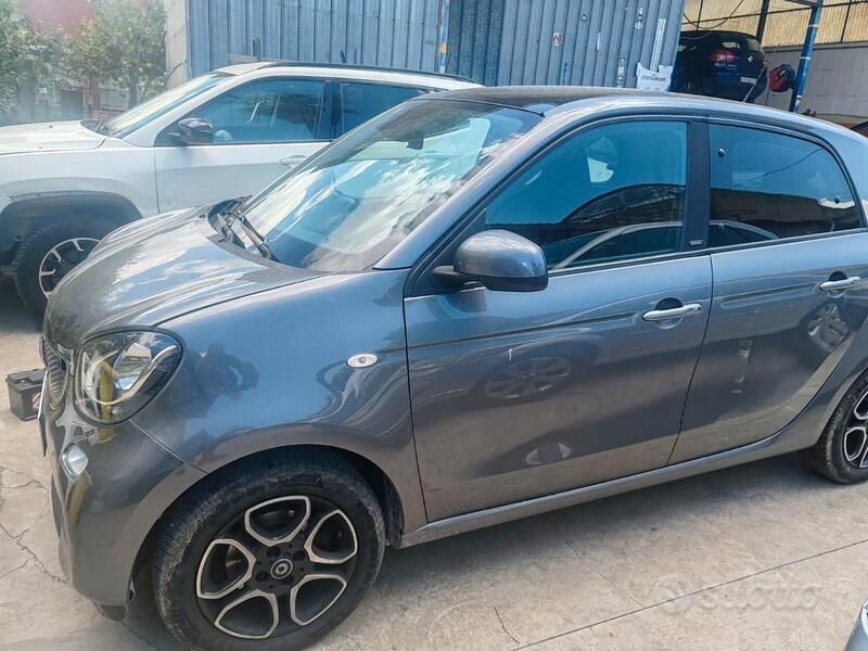 Grigio Usata 2018 Smart ForFour Due volumi | 12.500 € (Buon prezzo) - Immagine 1/4