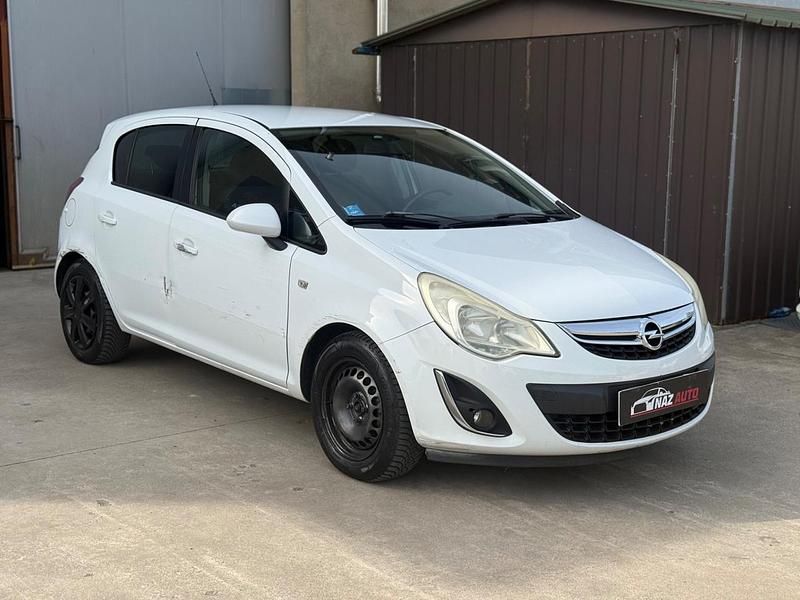 Usata Opel Corsa Cosmo 86 CV (63 kW) 2011 Bianco Utilitaria
