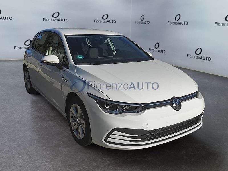 Usata VW Golf VIII Life 116 CV (85 kW) 2021 Bianco Utilitaria