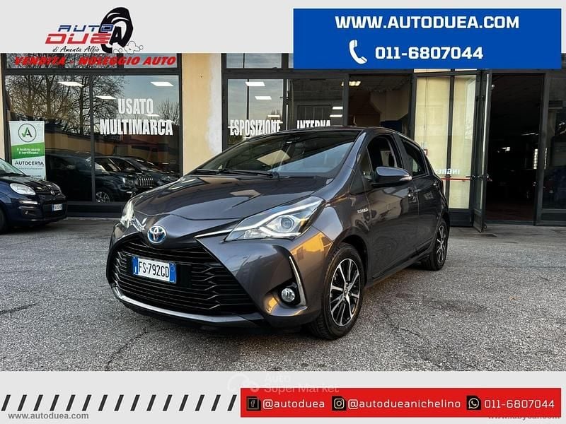Usata Toyota Yaris Hybrid Active 73 CV (53 kW) 2018 Grigio Berlina