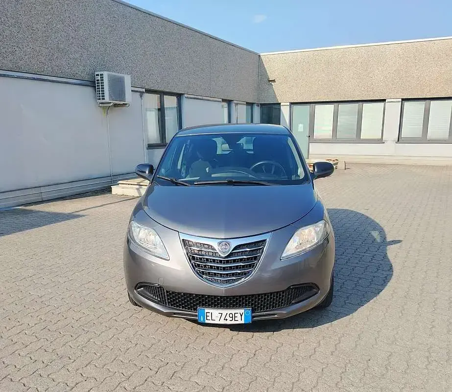 Usata Lancia Ypsilon Silver 69 CV (50 kW) 2013 Utilitaria