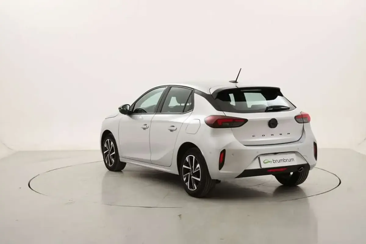 Usado Opel Corsa 101 HP (74 kW) 2025 Prateado Citadino