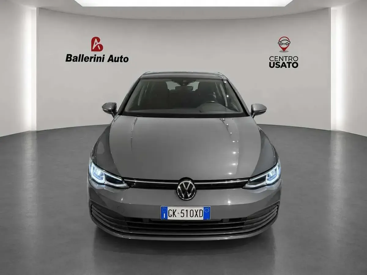 Usata VW Golf VIII Life 110 CV (80 kW) 2022 Grigio Berlina