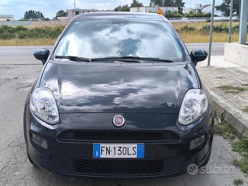 Usata Fiat Punto 95 CV (69 kW) 2018 Blu Utilitaria