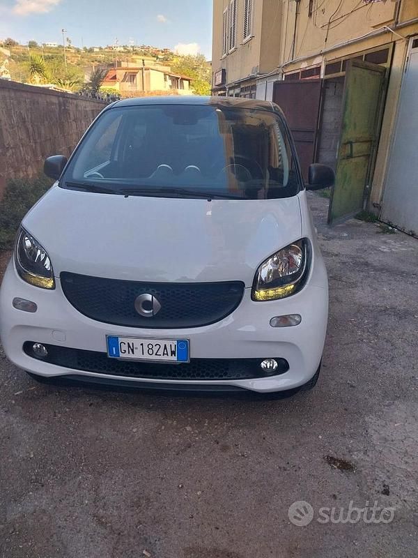 Bianco Usata 2019 Smart ForFour Utilitaria | 13.700 € (Molto cara) - Immagine 1/4