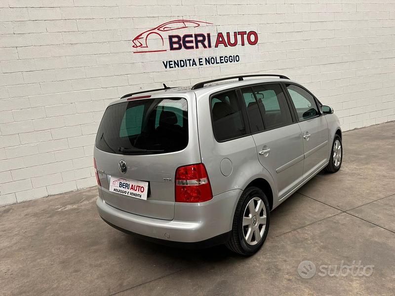 Usata VW Touran 104 CV (76 kW) 2006 Grigio Monovolume
