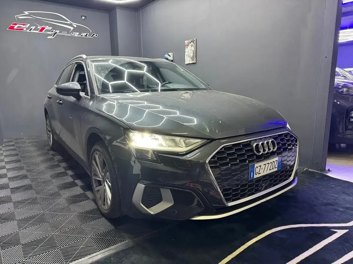 Usata Audi A3 Comfort 110 CV (80 kW) 2023 Grigio Berlina