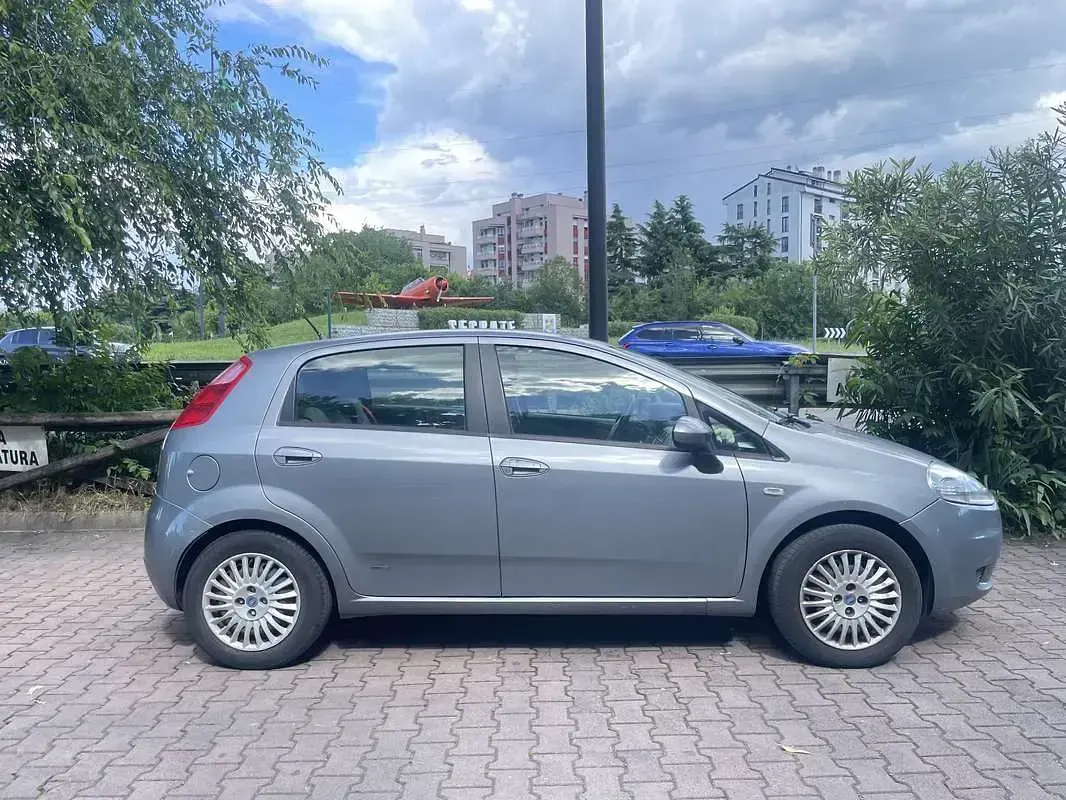 Usata Fiat Grande Punto Dynamic 65 CV (47 kW) 2007 Utilitaria