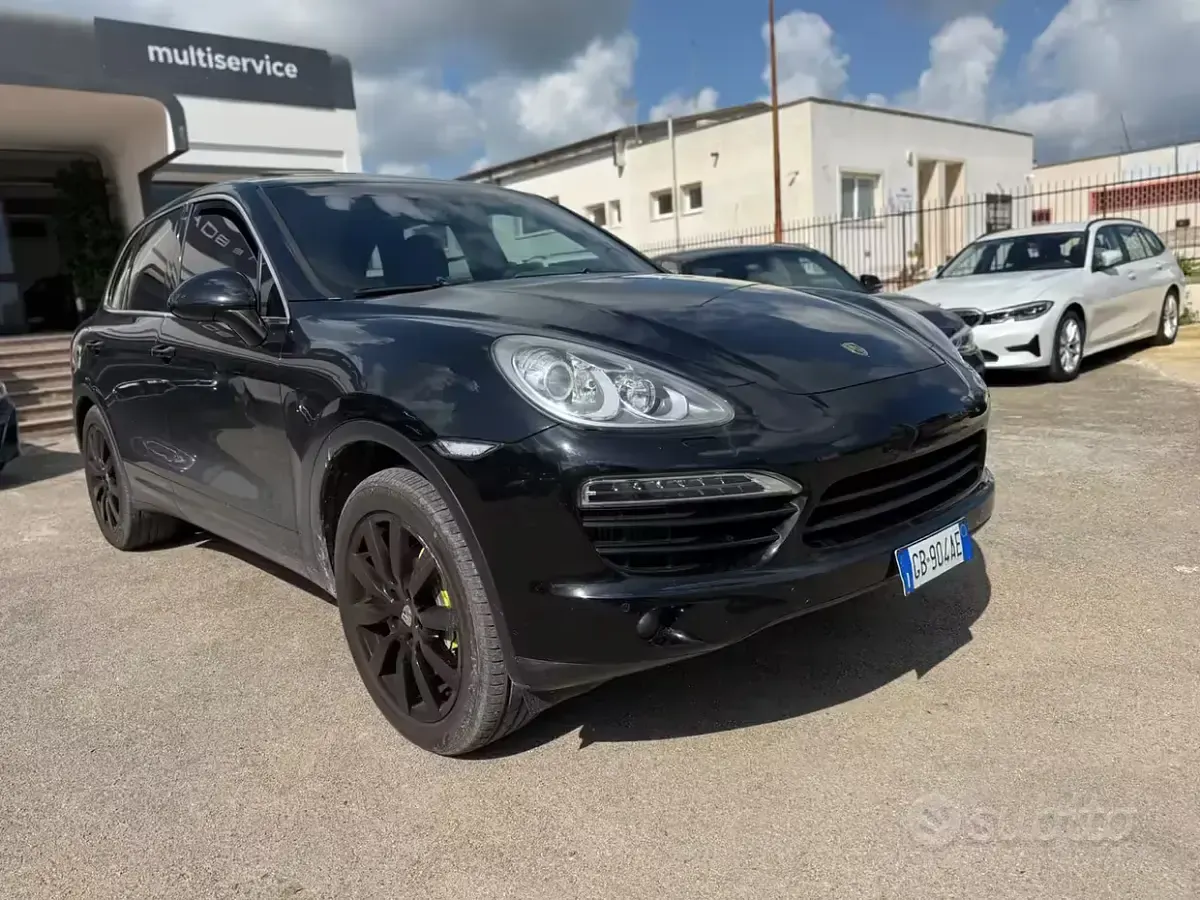 Usata Porsche Cayenne 245 CV (180 kW) 2012 Nero SUV