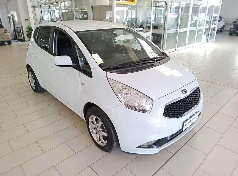 Usata Kia Venga 90 CV (66 kW) 2018 Bianco Utilitaria