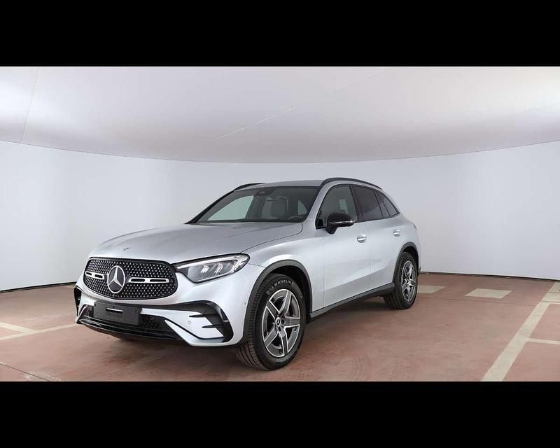 Argento / metallizzato Usata 2022 Mercedes GLC220 Advanced SUV | 51.500 € (Buon prezzo) - Immagine 1/4