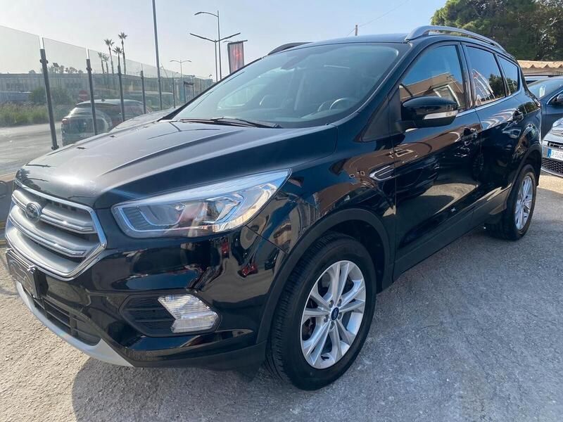 Usata Ford Kuga Titanium 120 CV (88 kW) 2018 Nero SUV