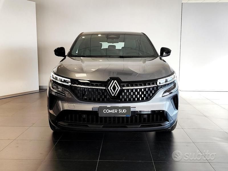 Käytetty Renault Austral Evolution 131 HP (96 kW) 2024 Harmaa Katumaasturi