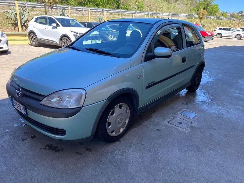 Usata Opel Corsa Comfort 58 CV (42 kW) 2001 Argento Utilitaria
