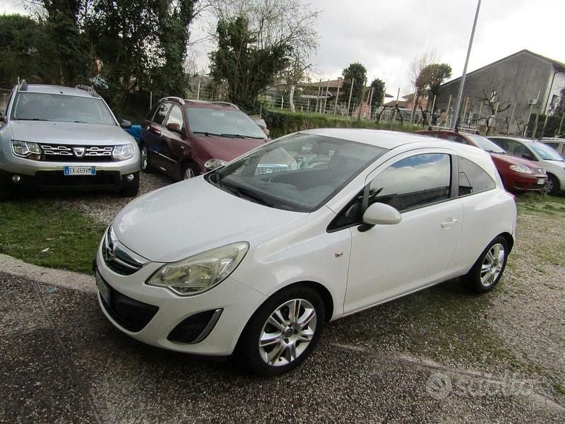 Usata Opel Corsa 85 CV (62 kW) 2011 Bianco Utilitaria