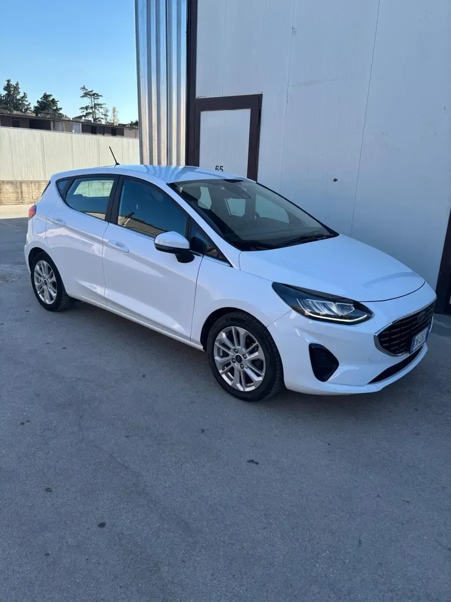 Usata Ford Fiesta Titanium 125 CV (91 kW) 2023 Bianco Utilitaria