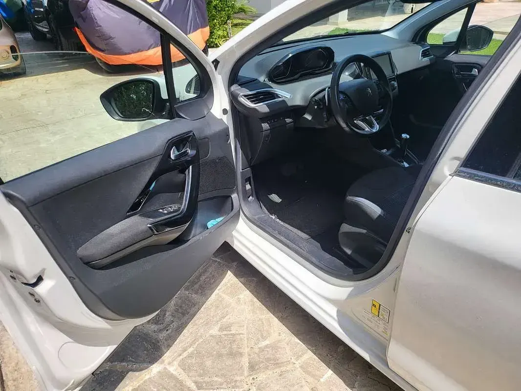 Usata Peugeot 2008 Allure 92 CV (67 kW) 2014 SUV