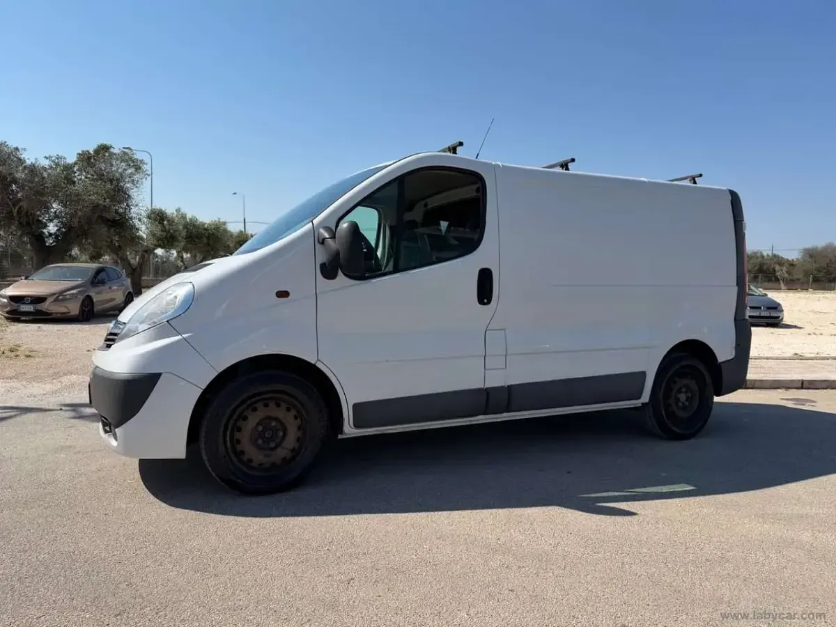Usata Opel Vivaro 114 CV (83 kW) 2014 Bianco Monovolume