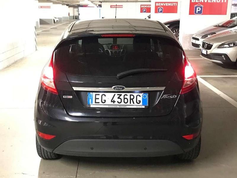Usata Ford Fiesta Titanium 95 CV (69 kW) 2011 Nero Berlina