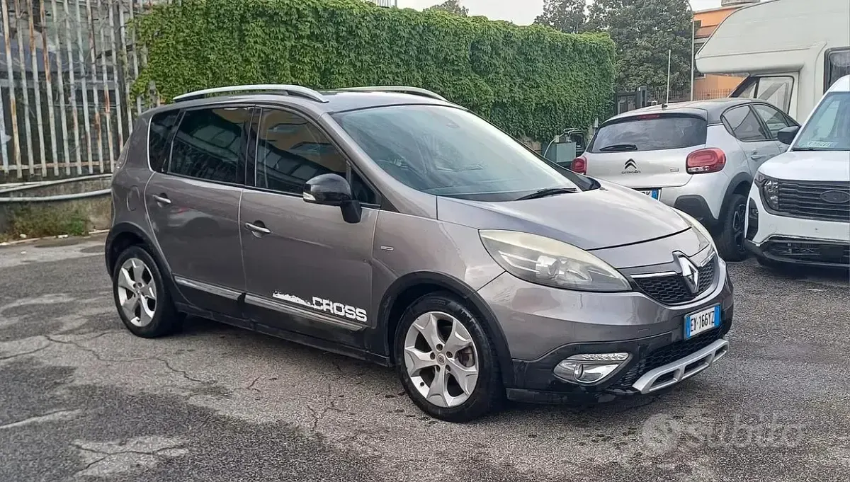 Usata Renault Scénic XMOD 110 CV (80 kW) 2015 Grigio Monovolume