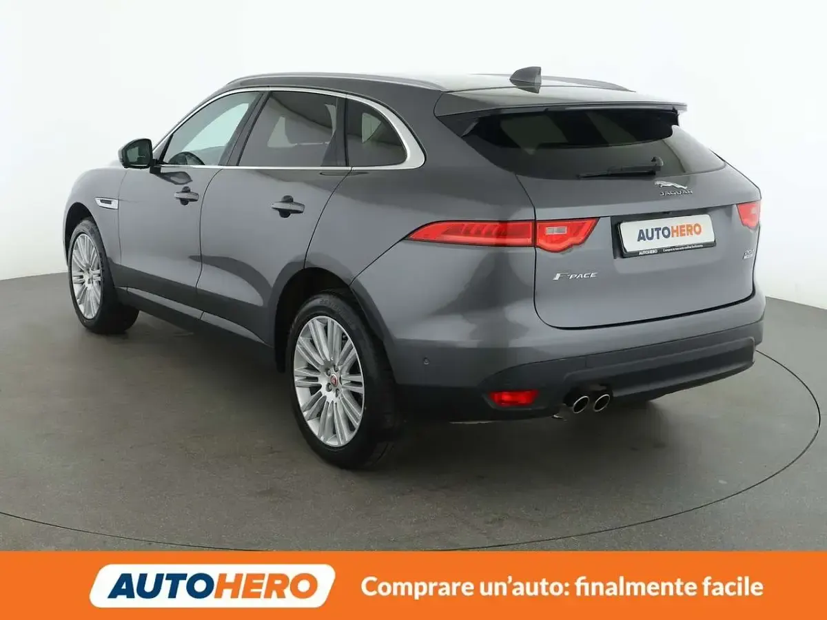 Occasion Jaguar F-Pace Portfolio 180 PK (132 kW) 2018 Grijs SUV