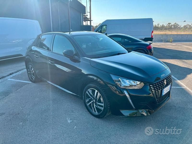 Usata Peugeot 208 Allure 102 CV (75 kW) 2021 Nero Utilitaria