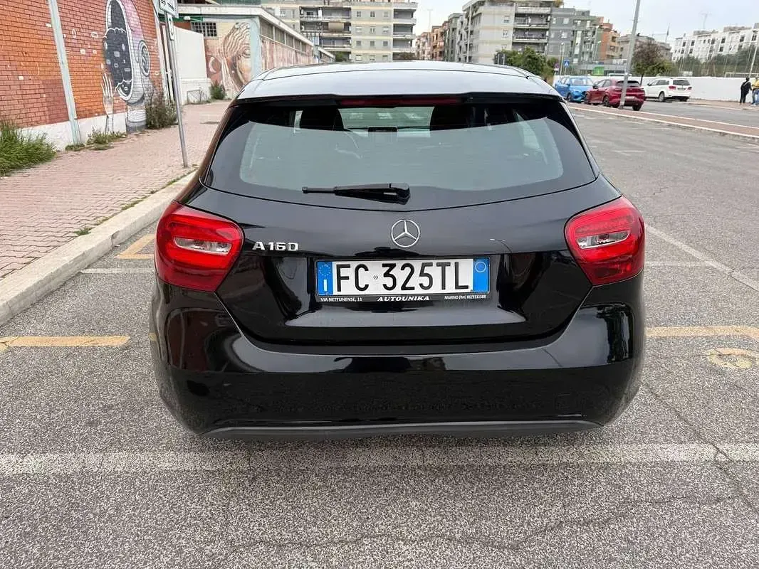 Usado Mercedes A160 Executive 102 CV (75 kW) 2016 Negro Berlina
