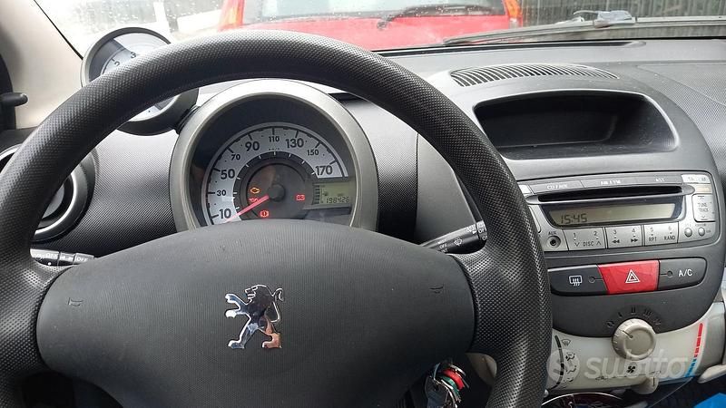 Usata 2007 Peugeot 107 Due volumi | 2500 € (Buon prezzo) - Immagine 1/4