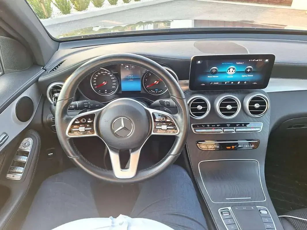Usata Mercedes GLC300 Business 194 CV (142 kW) 2023 Grigio SUV
