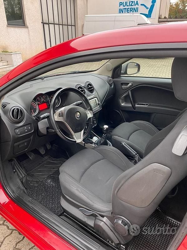Usata Alfa Romeo MiTo 70 CV (51 kW) 2015 Rosso Utilitaria