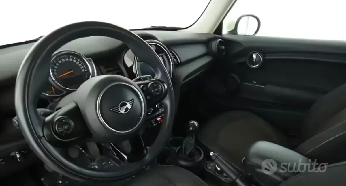 Usata Mini Cooper D 116 CV (85 kW) 2016 Utilitaria
