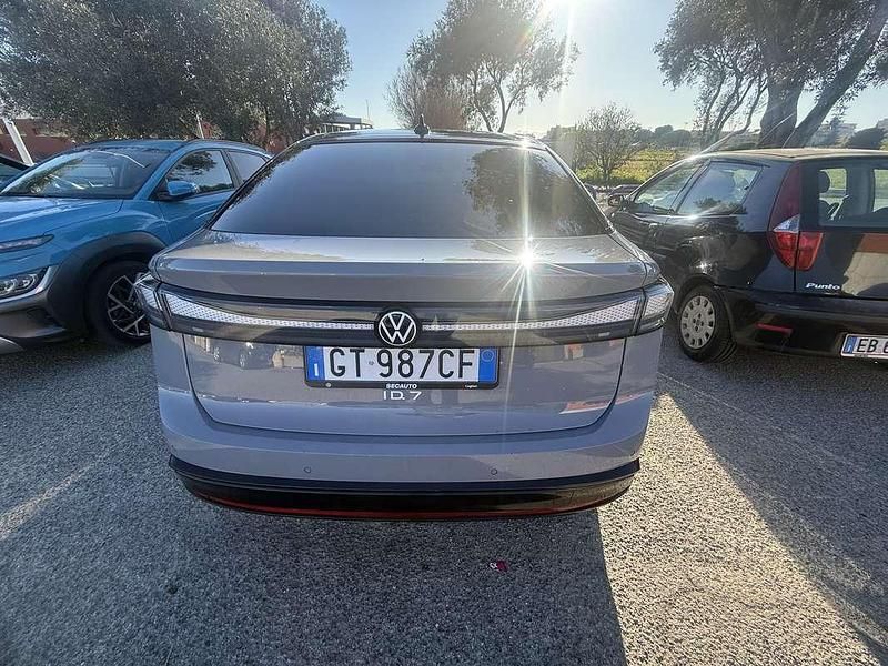 Usata VW ID.7 Pro 88 kW (121 CV) 2024 Berlina