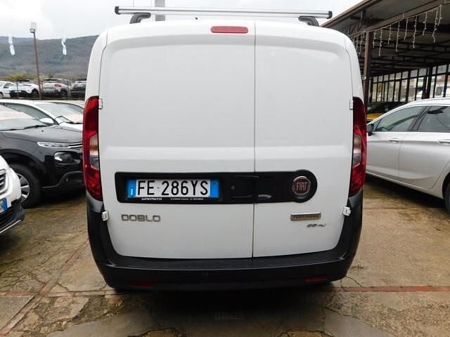 Usata Fiat Doblò 90 CV (66 kW) 2016 Bianco Monovolume