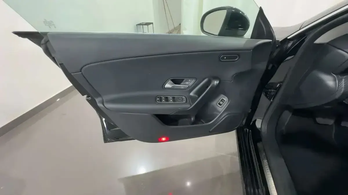 Usata Mercedes CLA180 Shooting Brake Advanced 116 CV (85 kW) 2025 Nero Station wagon
