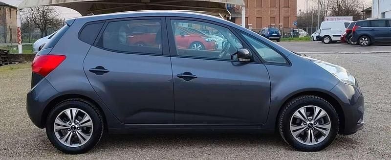 Usata Kia Venga LX 77 CV (56 kW) 2010 Grigio Utilitaria