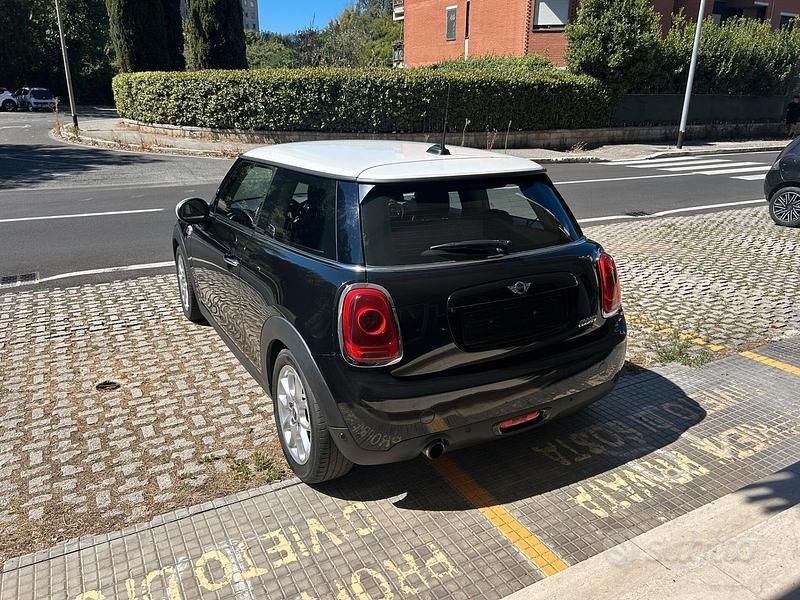 Begagnad Mini Cooper 136 HK (100 kW) 2016 Svart Halvkombi