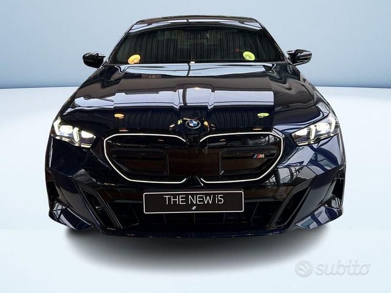 Nuova BMW i5 Comfort Edition 442 kW (601 CV) 2025 Blu Berlina