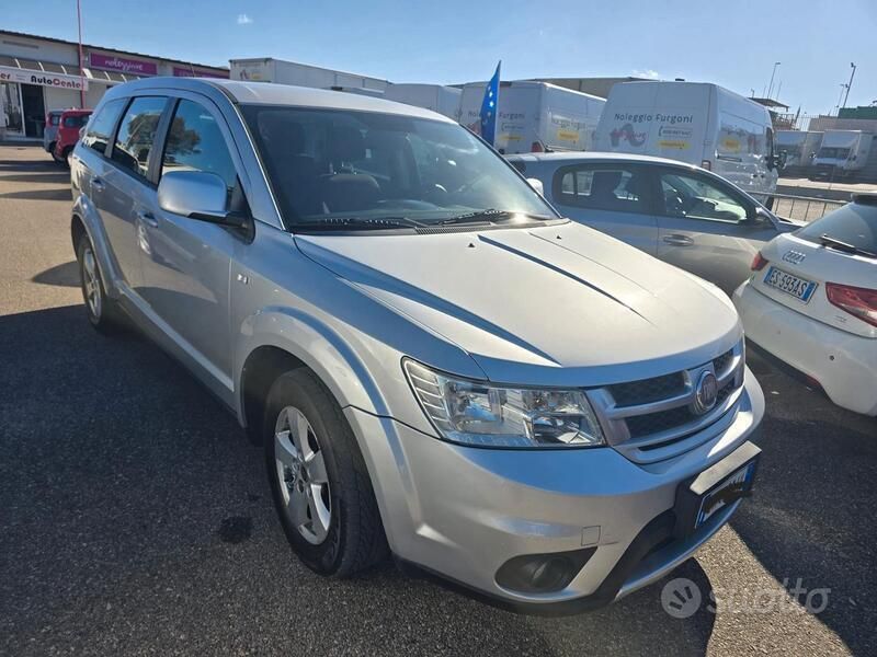 Usata 2011 Fiat Freemont SUV | 6900 € (Cara) - Immagine 1/4