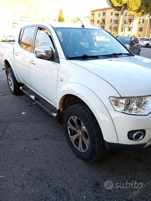 Usata Mitsubishi L200 178 CV (130 kW) 2012 Bianco Pick-up