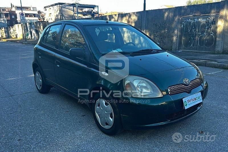 Usata Toyota Yaris 68 CV (50 kW) 1999 Verde Utilitaria