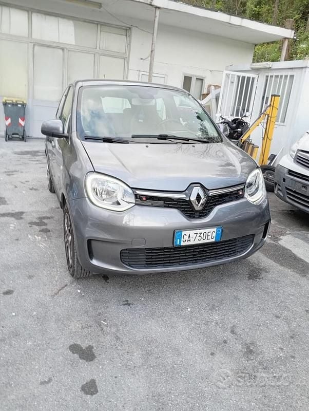 Usado Renault Twingo 90 HP (66 kW) 2019 Cinzento Citadino