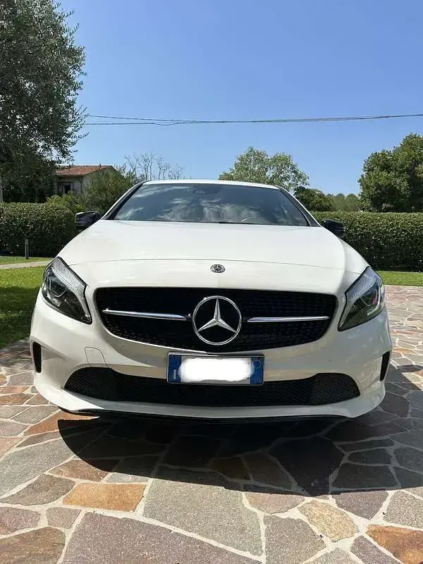 Usata Mercedes A180 Edition 109 CV (80 kW) 2017 Utilitaria