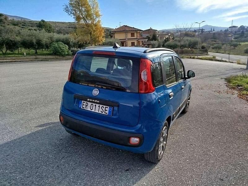 Usata Fiat Panda Lounge 75 CV (55 kW) 2014 Blu/azzurro Utilitaria