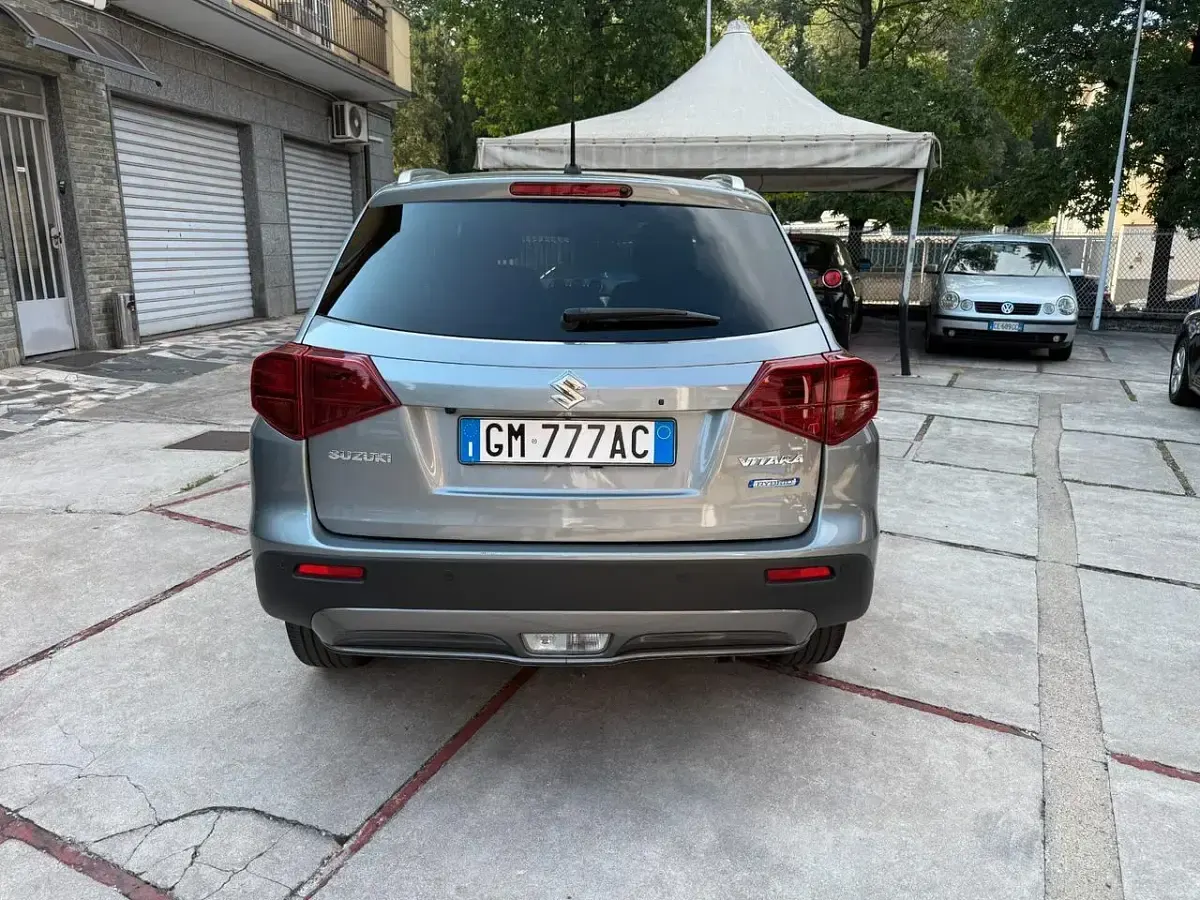 Usata Suzuki Vitara 129 CV (94 kW) 2022 Grigio SUV