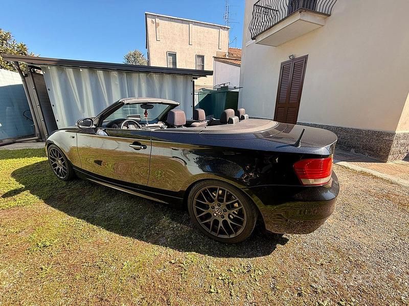 Usata BMW 118 Cabriolet Efficient Dynamics 143 CV (105 kW) 2009 Nero Cabrio